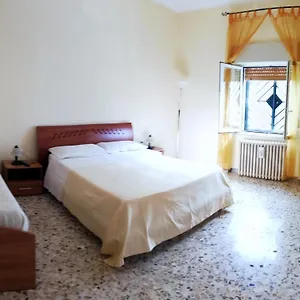 Lucia's Bari